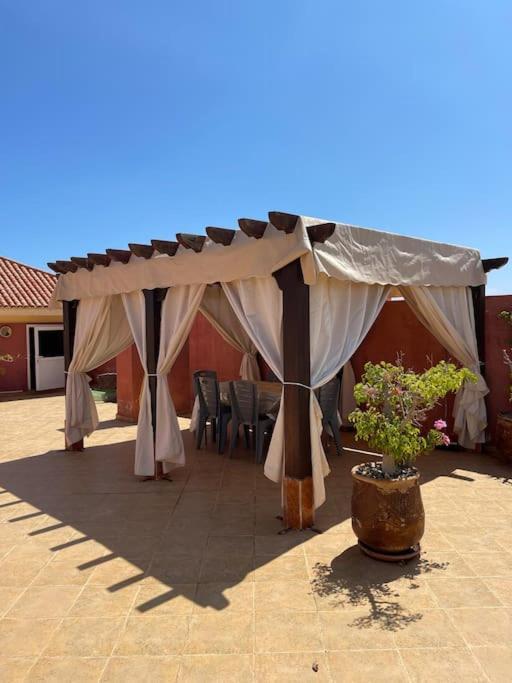 Appartement En Residence + Grande Terrasse Sur Le Toit Saïdia Exterior photo